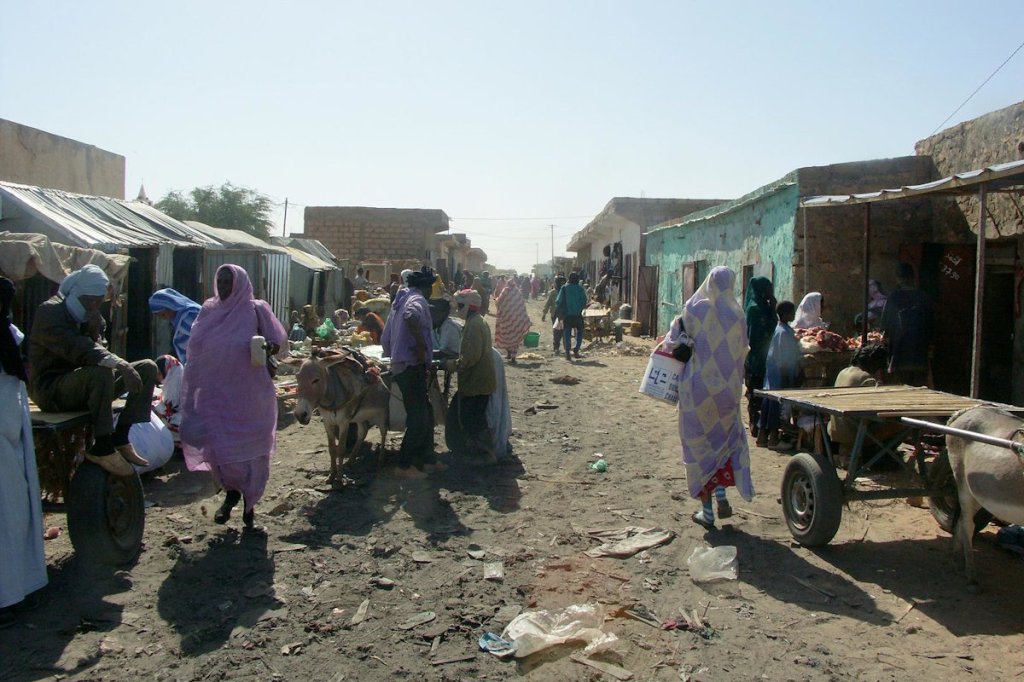 Piac Kiffa településen, Mauritánia déli, középső régiójában (Fotó: bobrayner/Flickr)
