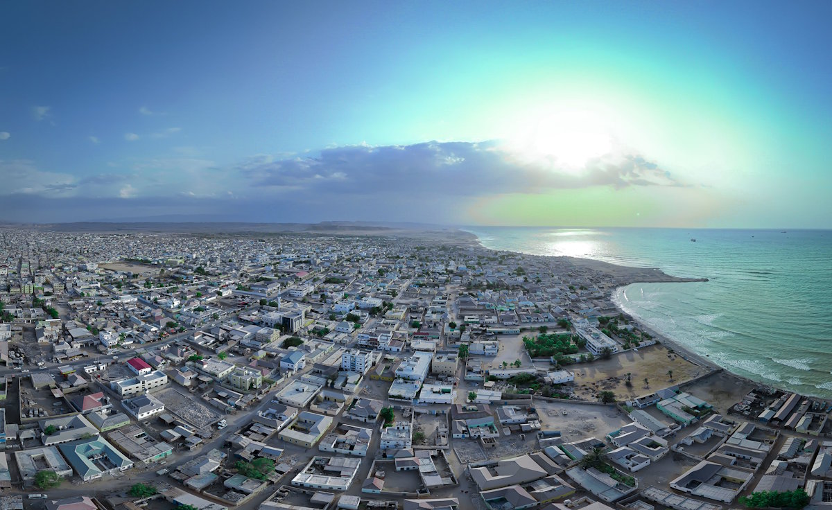 Címlapfotó: Bosaso kikőtővárosa felülnézetből (Fotó: Omar Abdulkadir/Flickr)